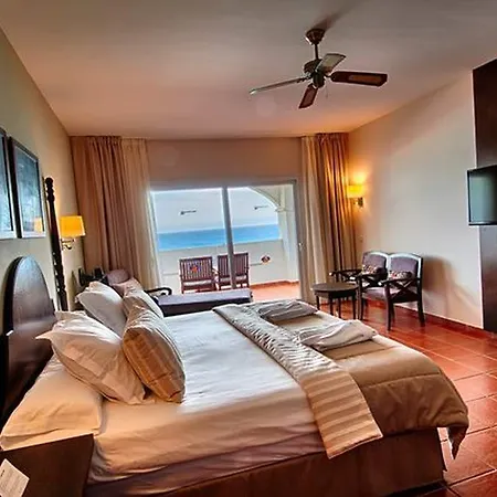 Occidental Royal Club Hotel